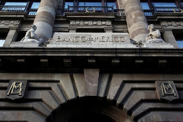 Banxico: tasas de interés altas en 2023, recortes rápidos en 2024